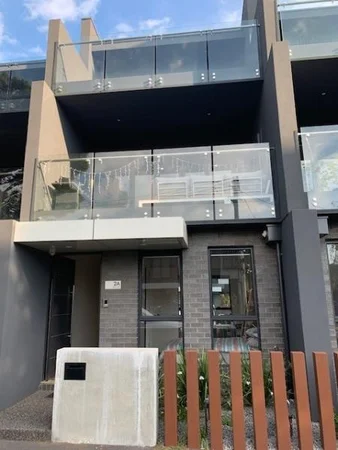 2A Marco Polo St, Essendon VIC 3040