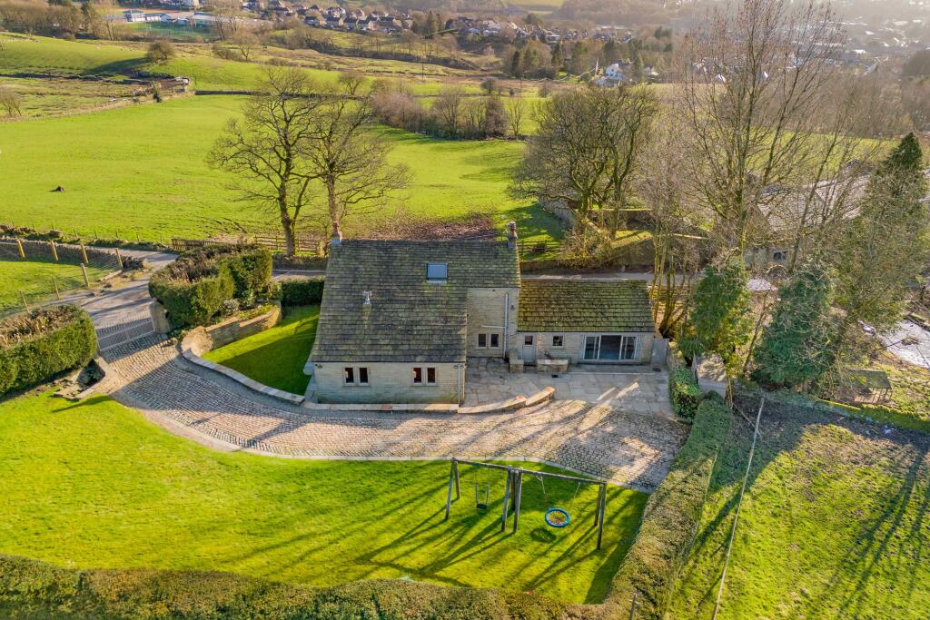 Additional image 4 of Hurst Lane, Rossendale, BB4 | 4/5 Bedroom Period Home With Stunning Views, Close to Rawtenstall
