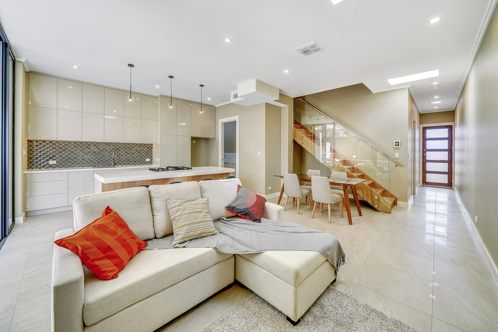 Additional image 2 of 1/34 Salstone Street, Kangaroo Point QLD 4169