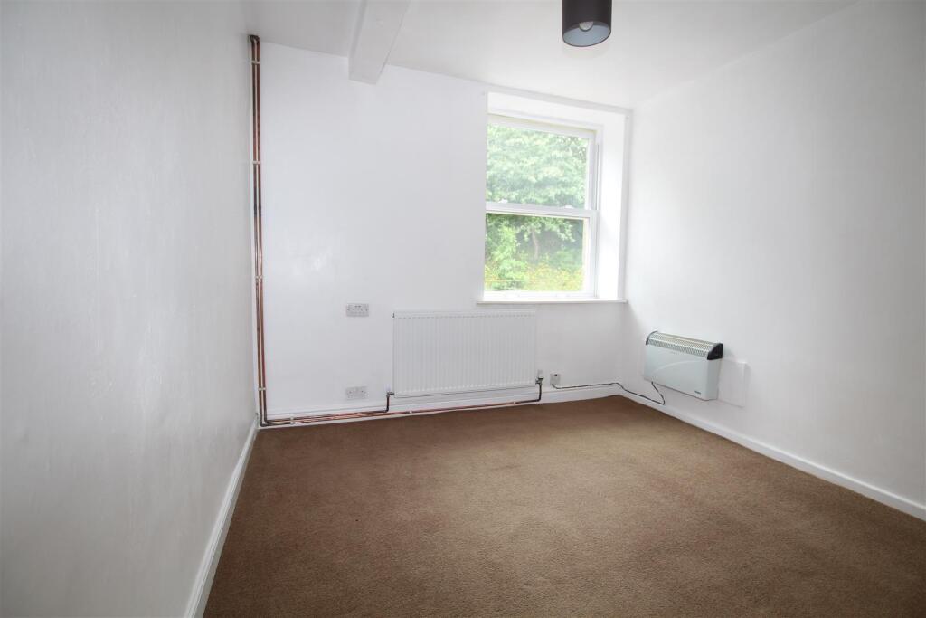 Wilby Street, Cleckheaton photo 4