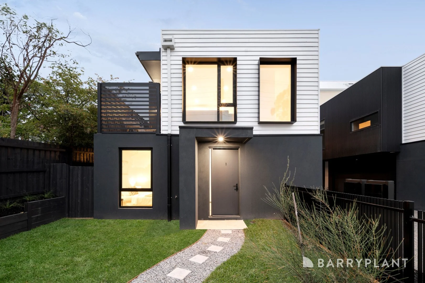 1/230 Hull Road, Mooroolbark VIC 3138
