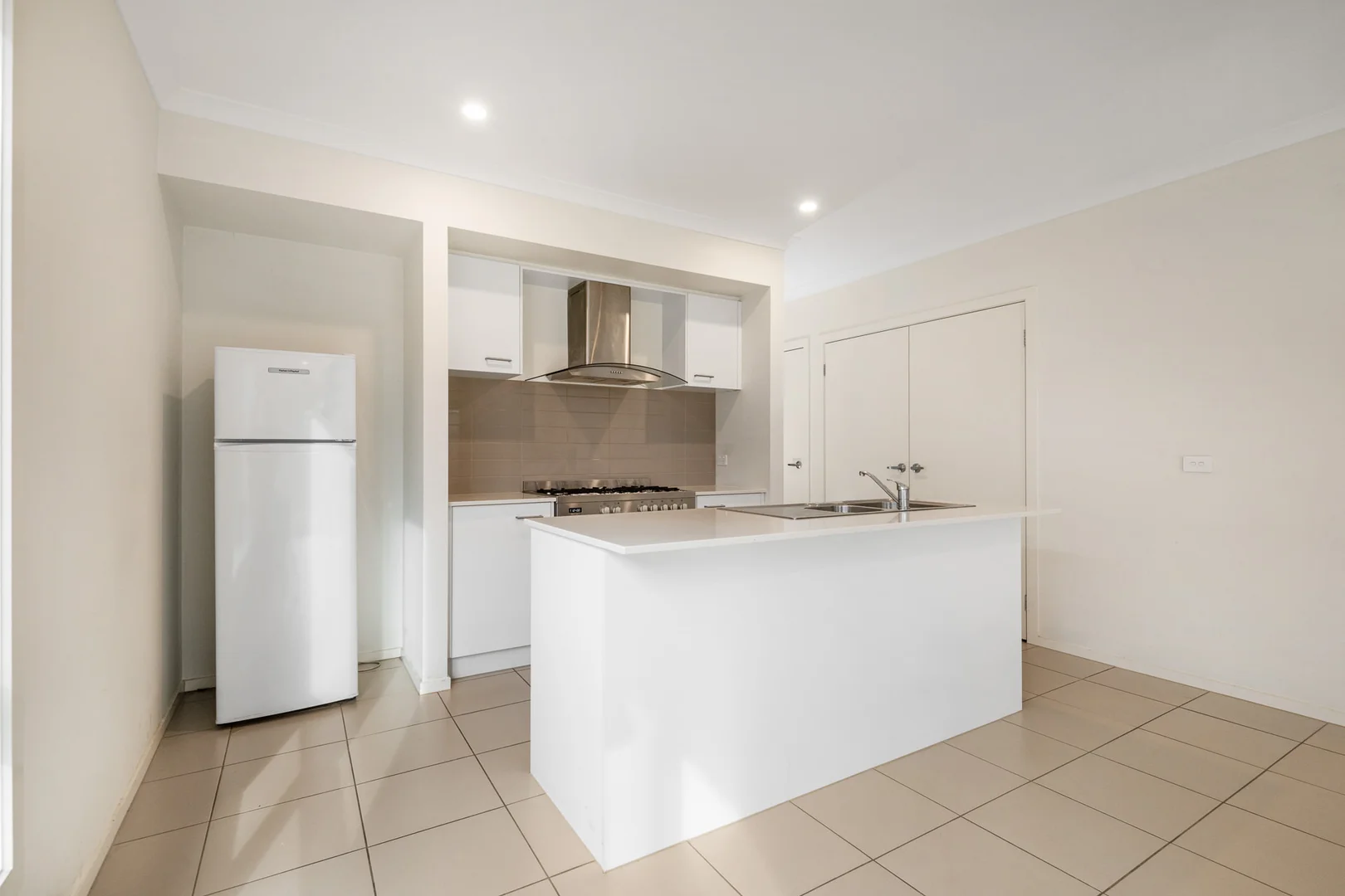 16 Silver Oak Way, Mount Duneed VIC 3217 photo 4