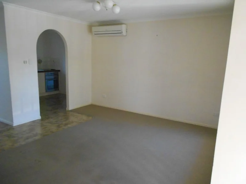 2/27 Manley Street, Caboolture QLD 4510 photo 2