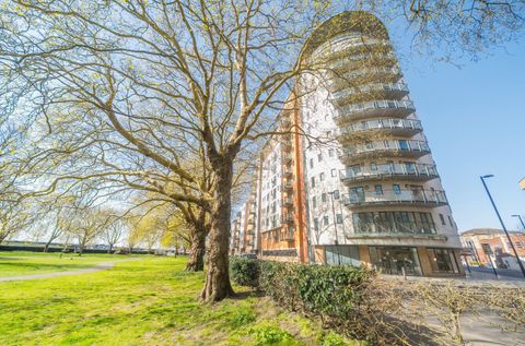 Orchard Place, Southampton, Hampshire SO14