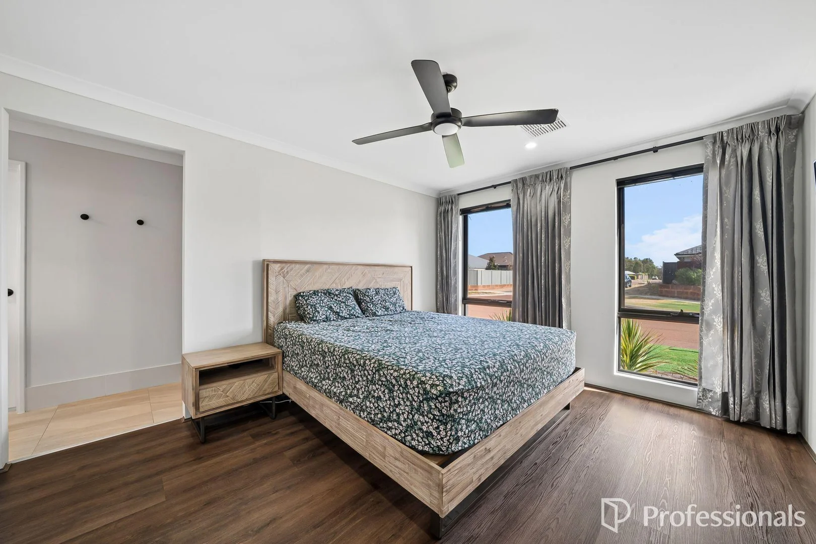 28 Partridge Bend, Byford WA 6122 photo 2