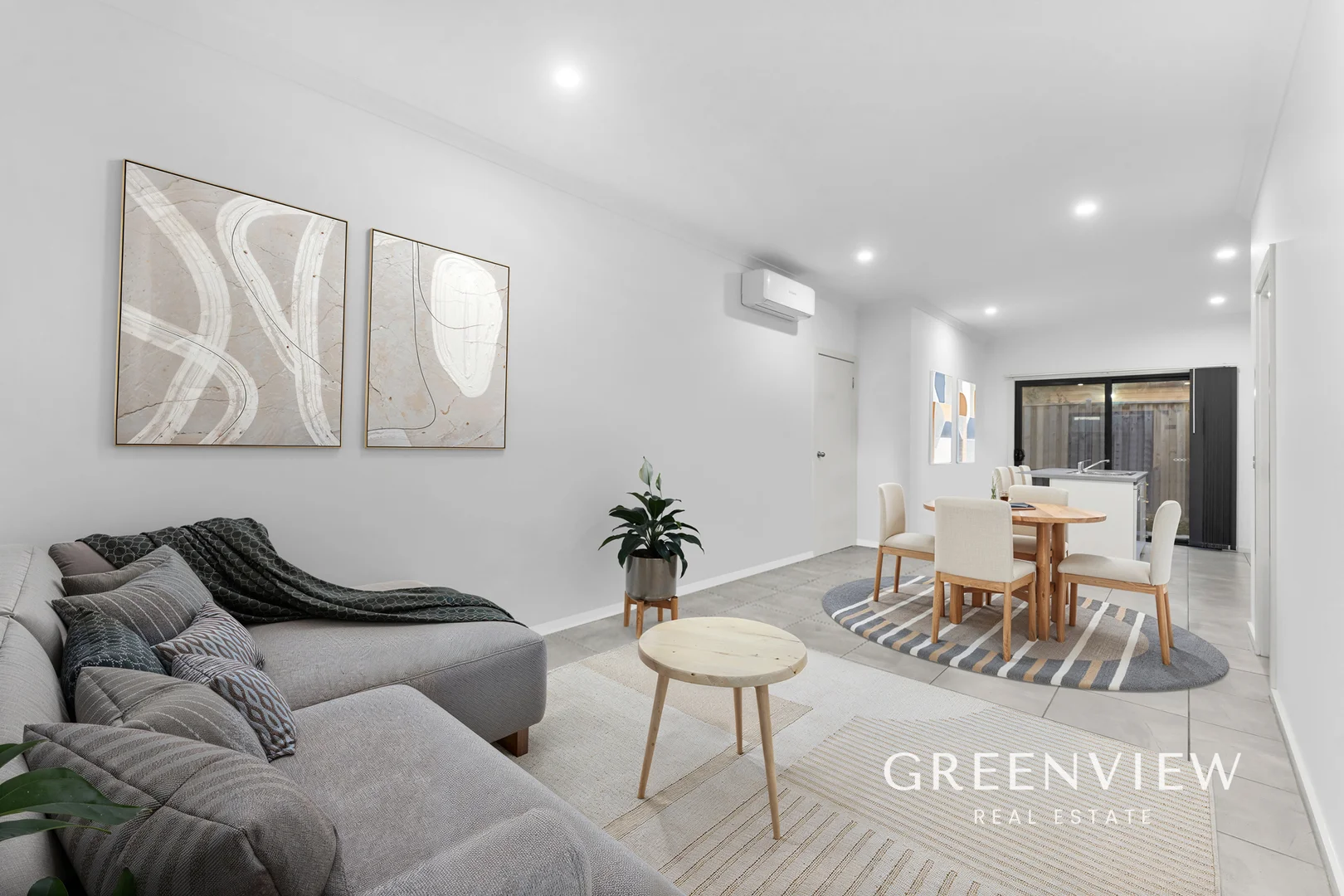 26 Cassius Circuit, Cranbourne North VIC 3977 photo 2