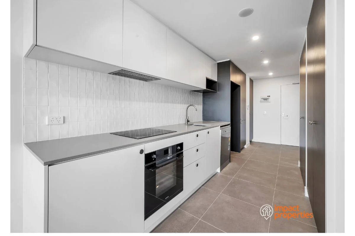 1604/2 Furzer Street, Phillip ACT 2606 photo 3