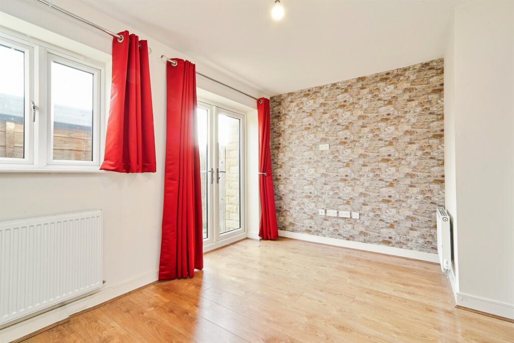 Brompton Drive, Bradford photo 4
