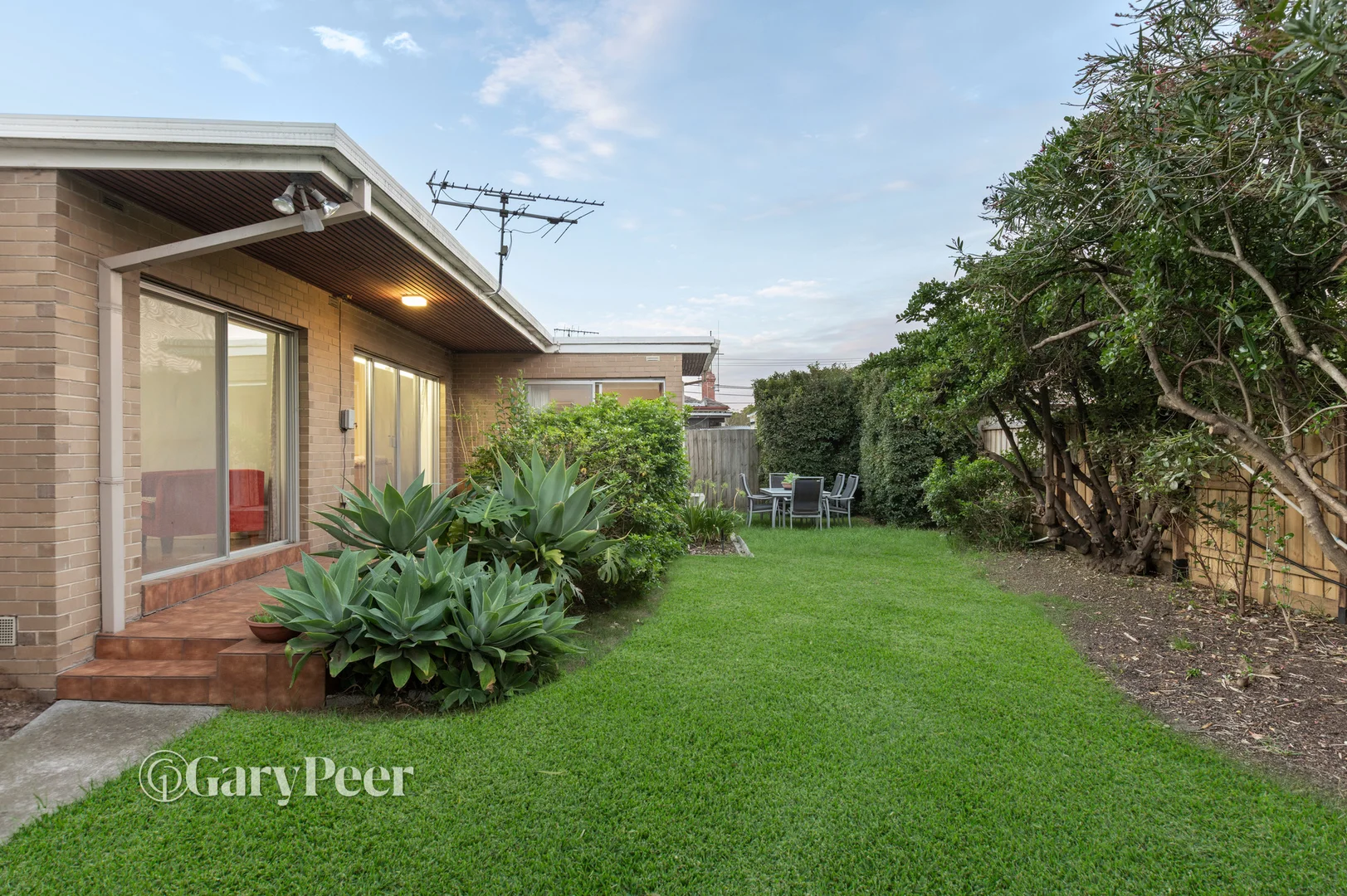 16 Wattle Grove, McKinnon VIC 3204 photo 2