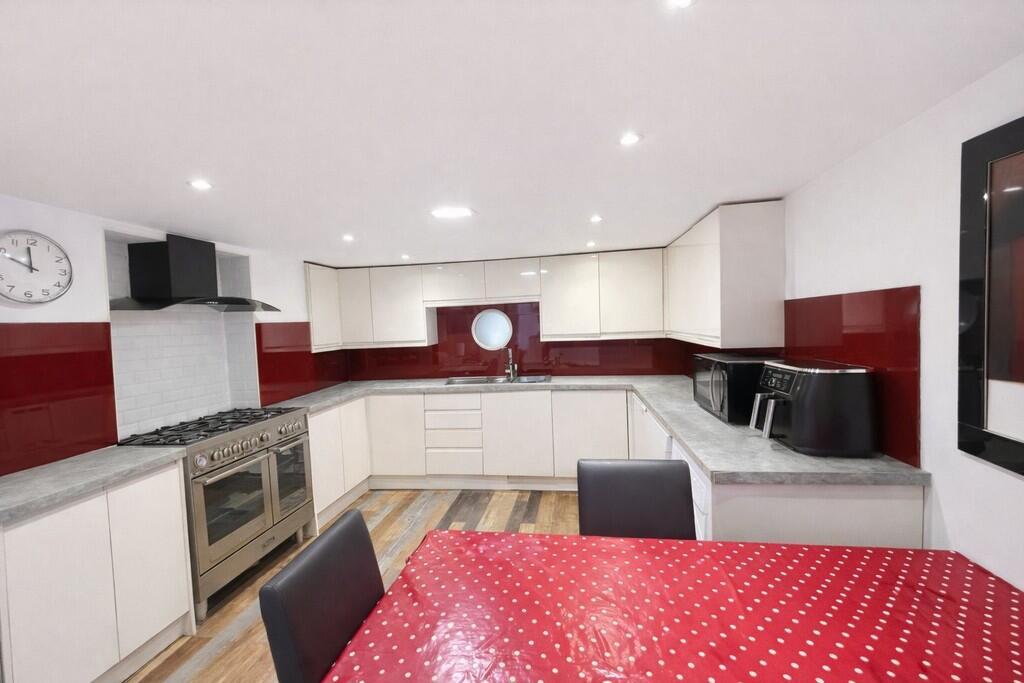 Aberdeen Terrace, Clayton, Bradford photo 4