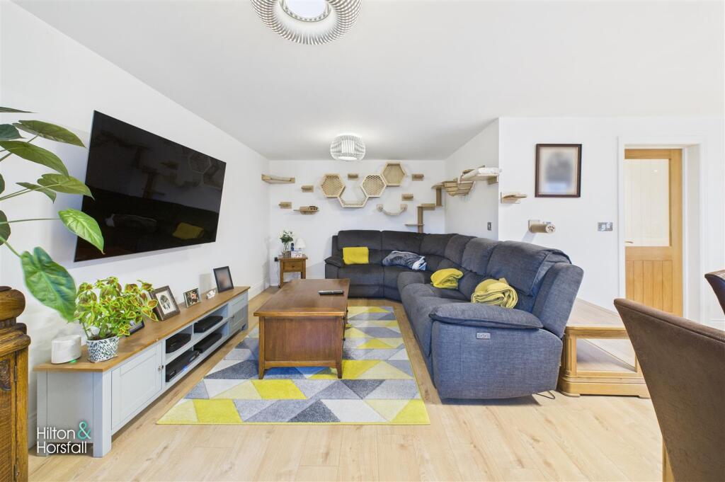 Rowan Drive, Foulridge photo 2