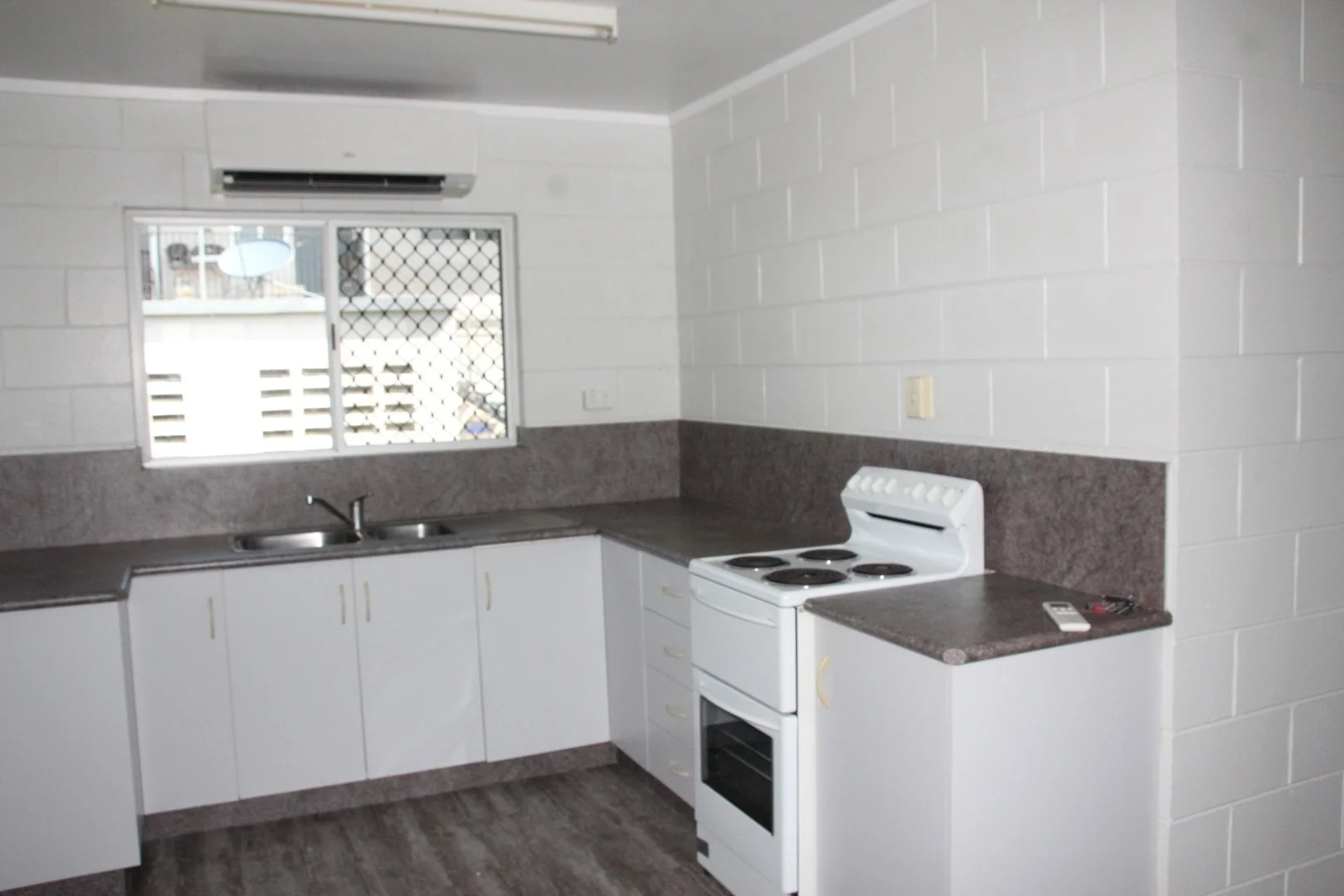 Additional image 3 of 2/2 Highview Place, Belvedere QLD 4860