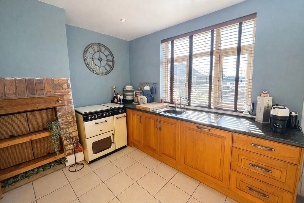 Delph Terrace, Clayton, Bradford photo 5