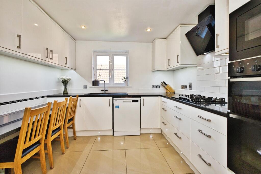 Biddlesden Road, Yeovil photo 3