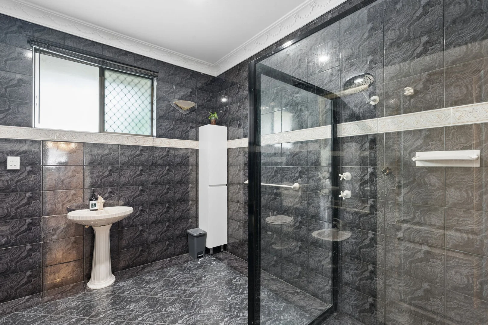 Additional image 31 of 15 Glenbrook Road, Thornlie WA 6108