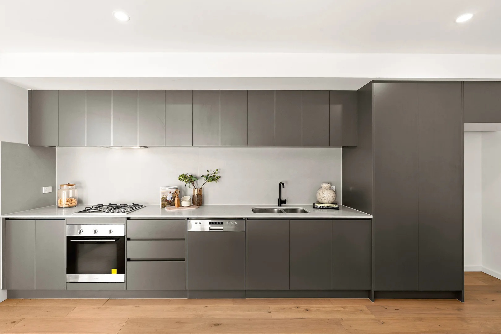Additional image 4 of 5/39 Rosamond Road, Maidstone VIC 3012