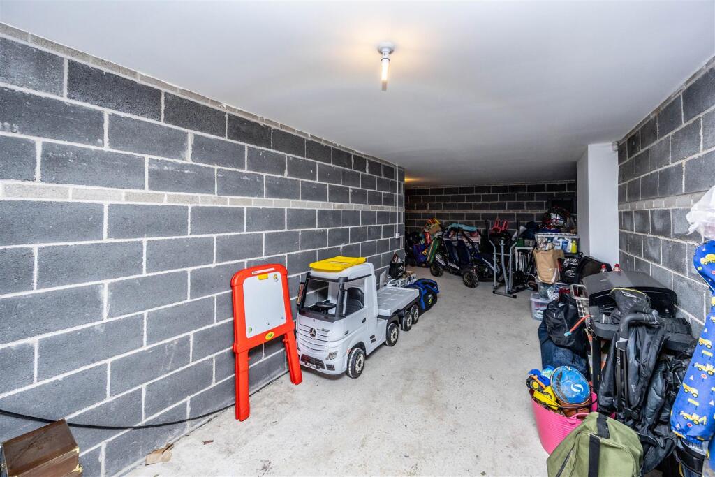 Additional image 21 of Black Dyke View, Queensbury, Bradford