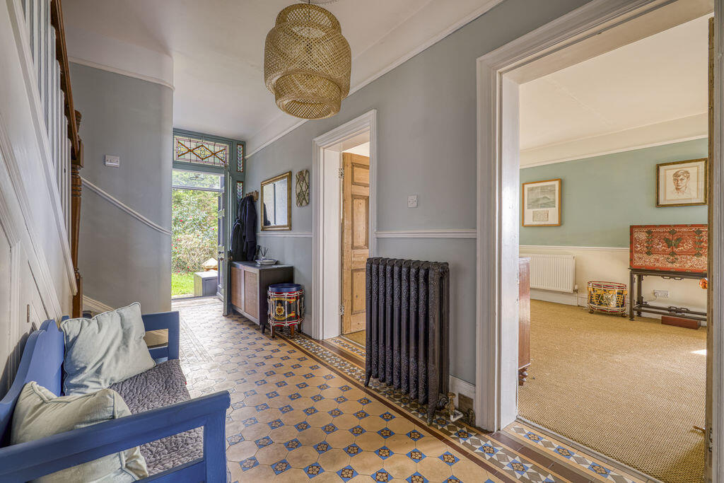 Substantial Victorian House in elevated location in Glastonbury photo 5