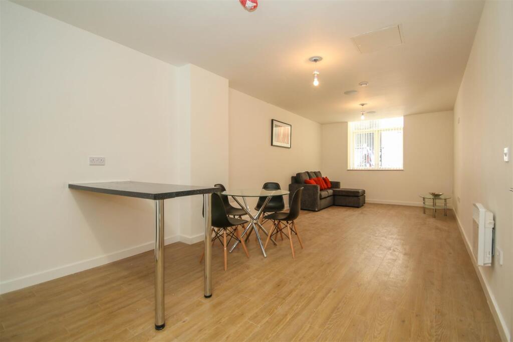 Airedale House, Sunbridge Road photo 2
