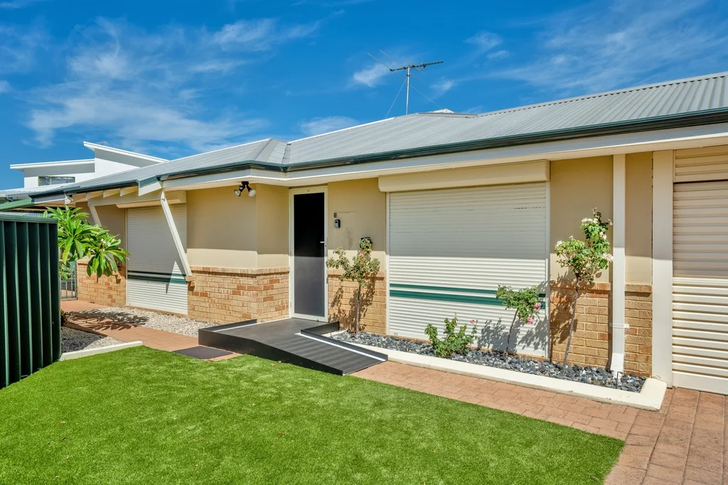 5A Hibiscus Rise, Halls Head WA 6210