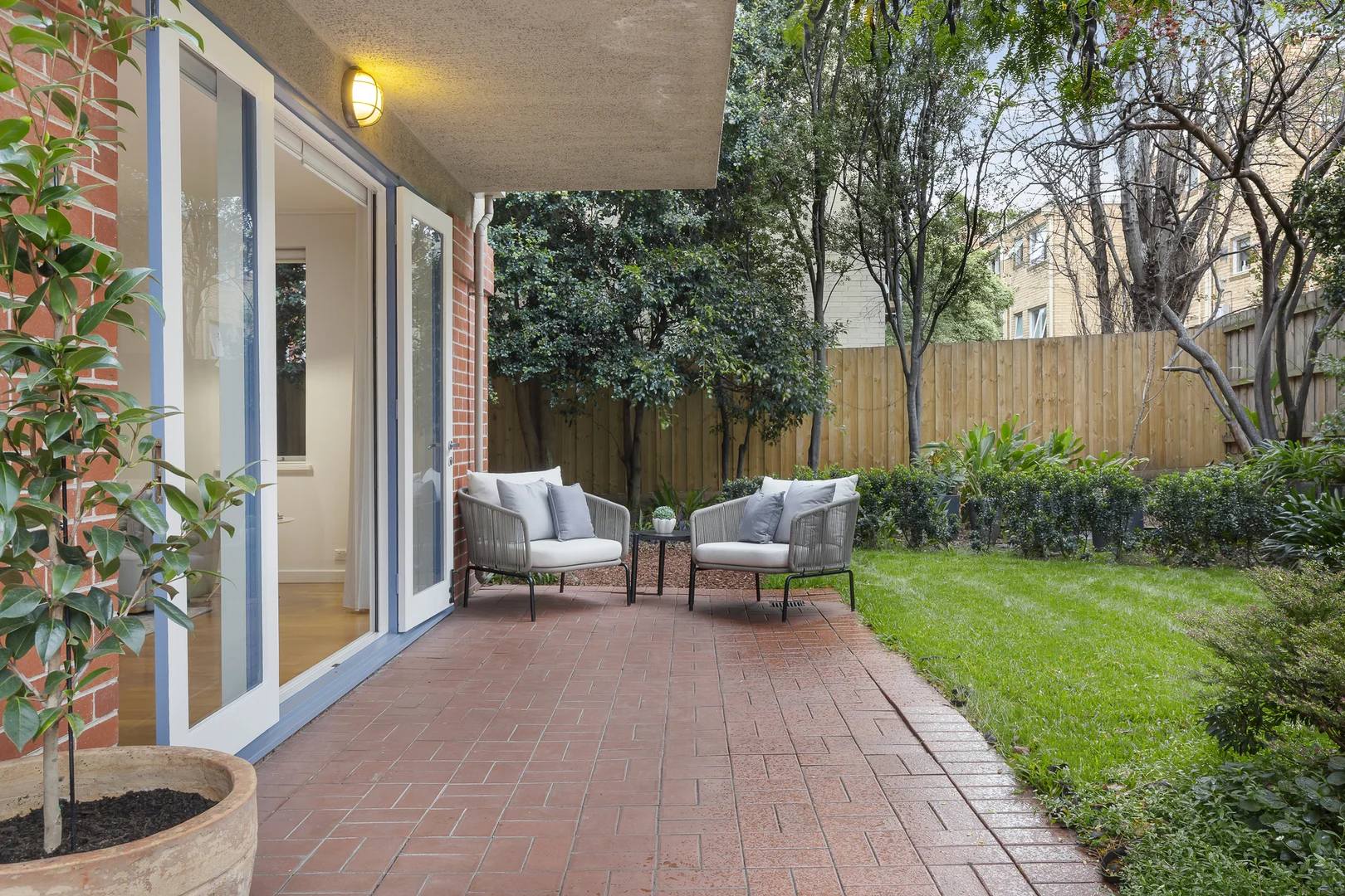 2/5 Ardoch Avenue, St Kilda East VIC 3183