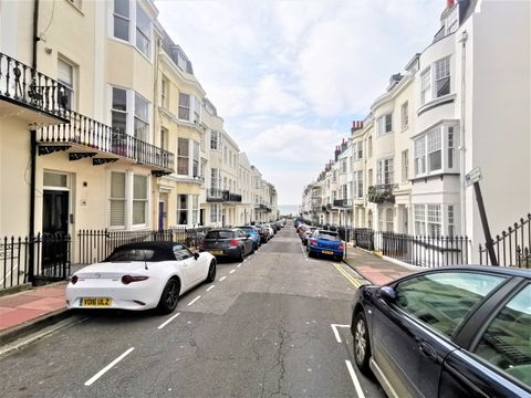 Devonshire Place, Brighton BN2, Studio to rent