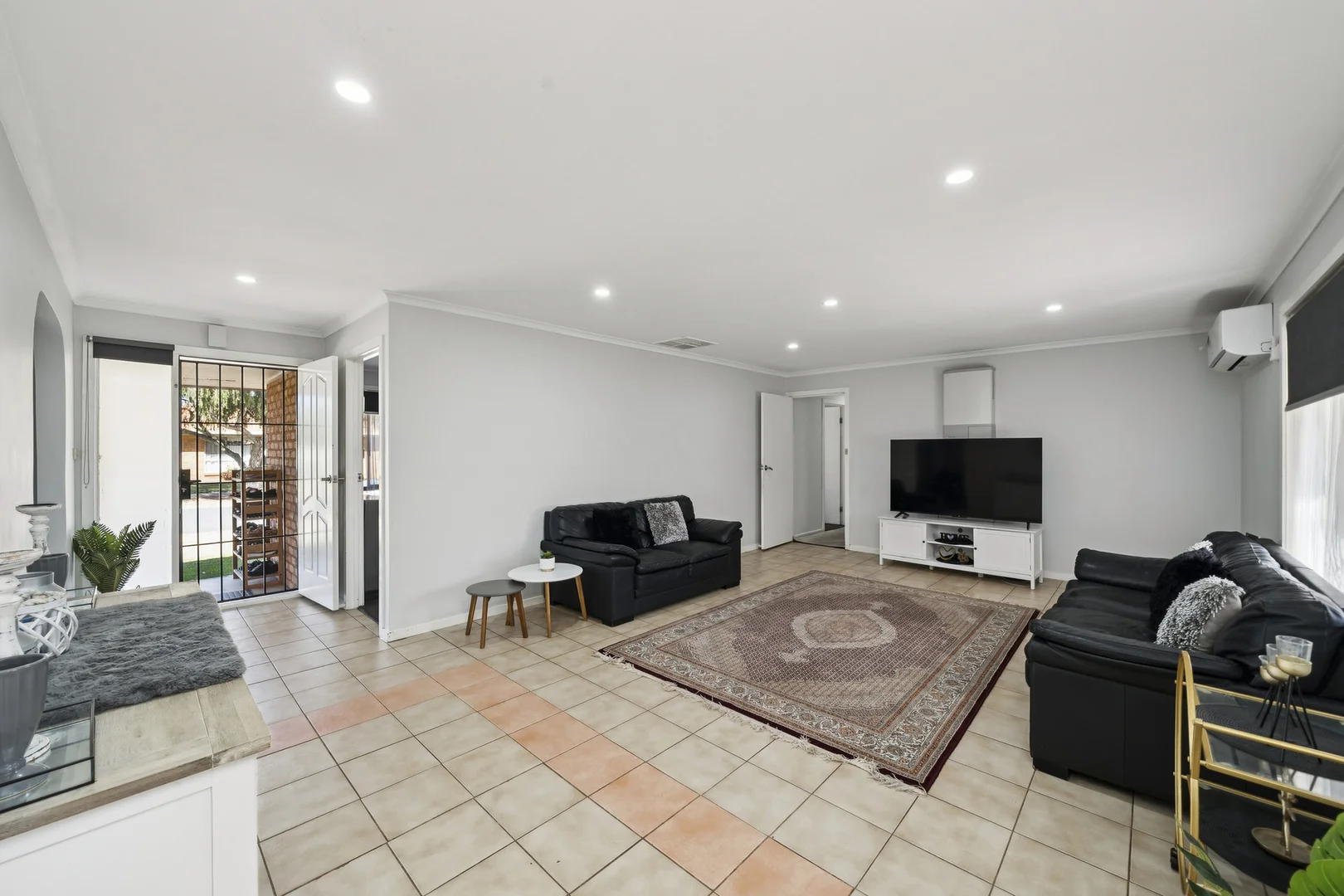 52 Fordyce Street, Shepparton VIC 3630 photo 3