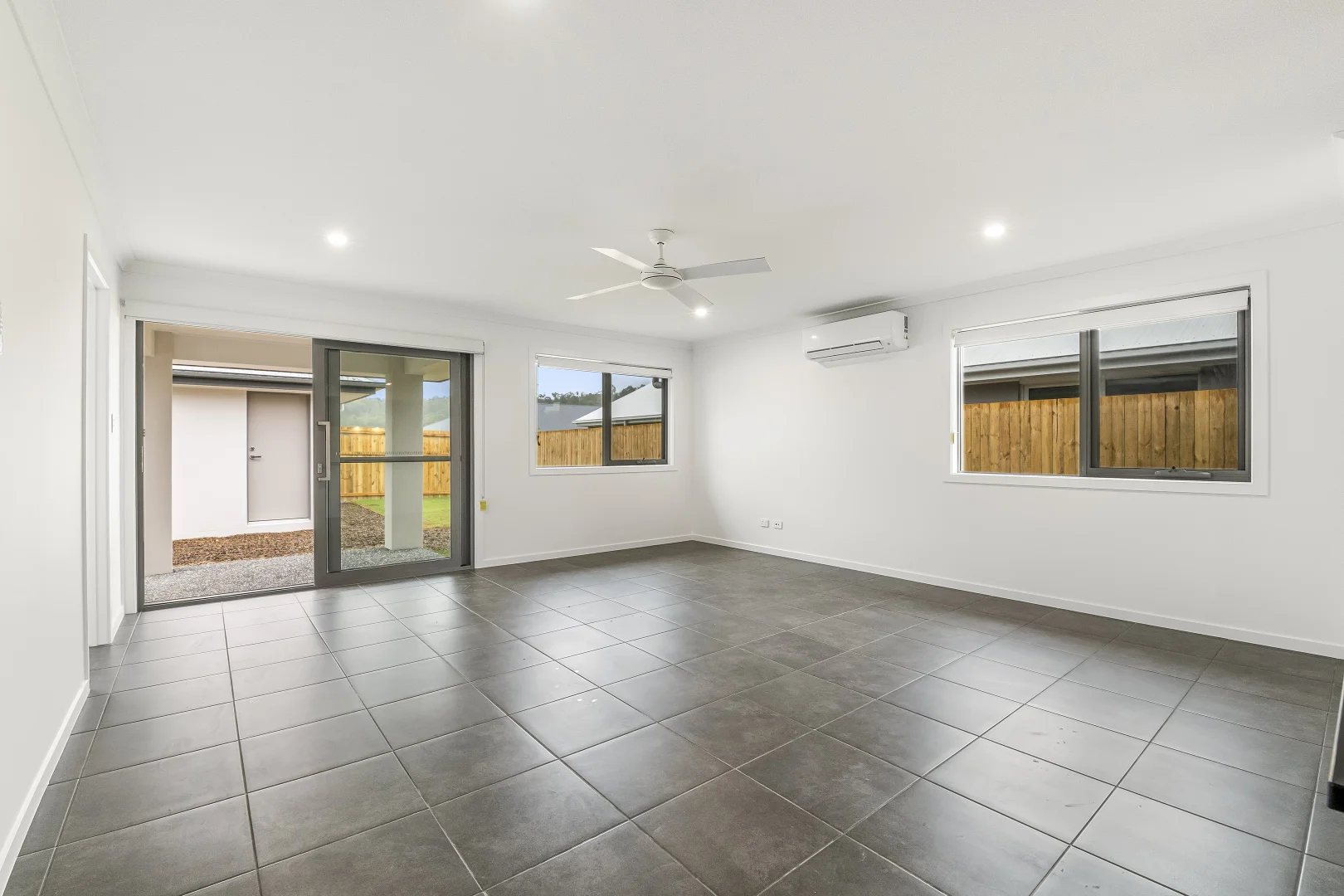 65 Lucas Drive, White Rock QLD 4306 photo 5