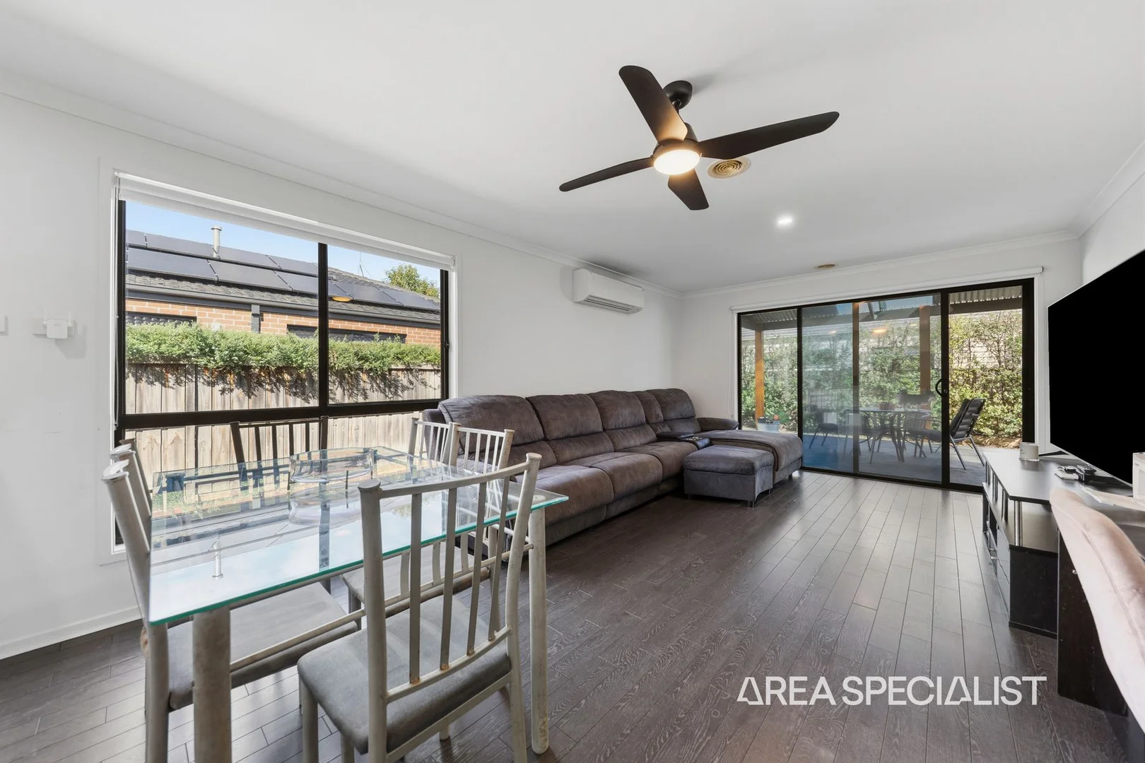 22 St Clair Avenue, Cranbourne West VIC 3977 photo 5