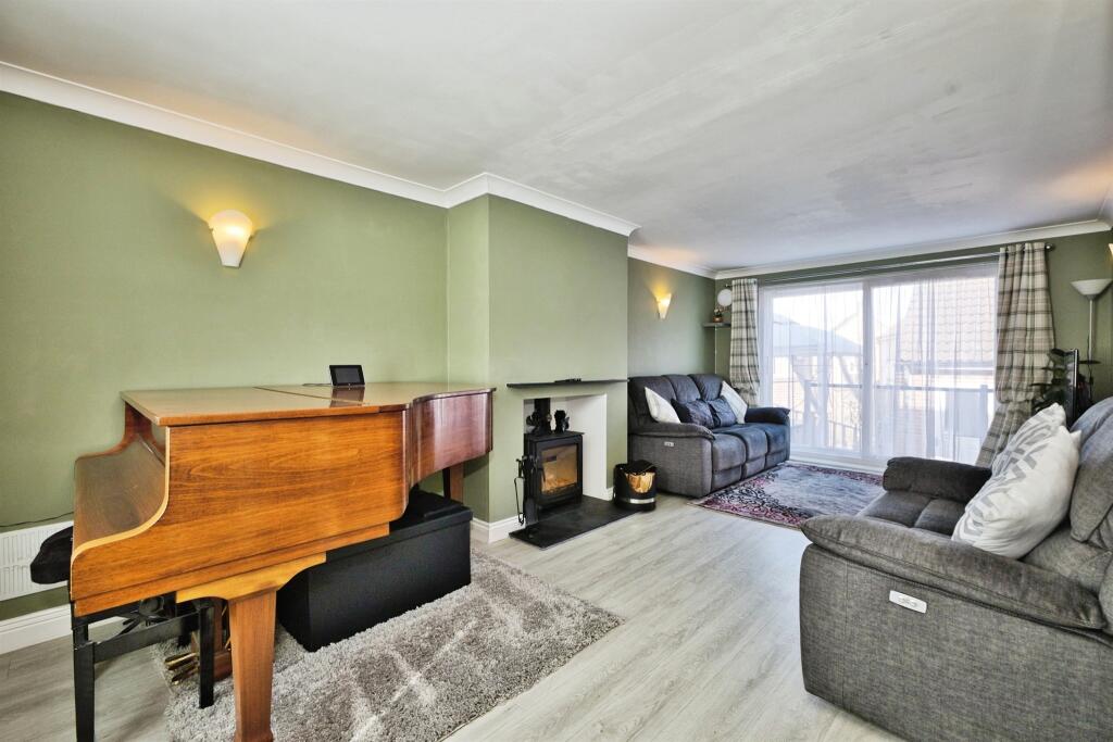 Biddlesden Road, Yeovil photo 5