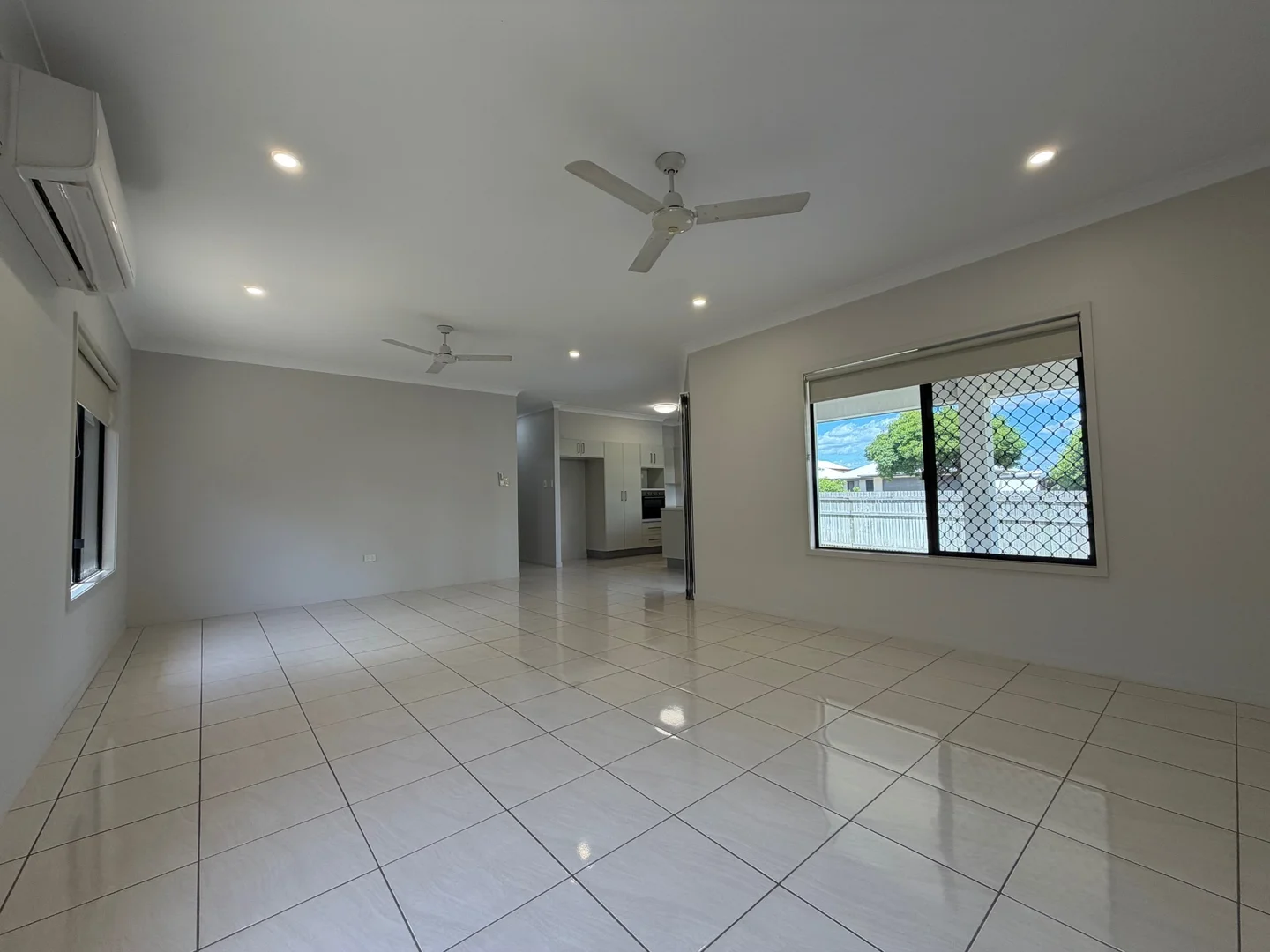 32 Franklin Drive, Mount Louisa QLD 4814 photo 3