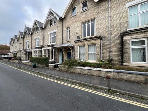 . Feversham Crescent, York YO31