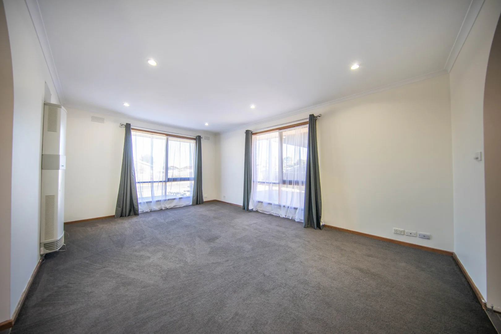 4 Burleigh Road, Melton VIC 3337 photo 3
