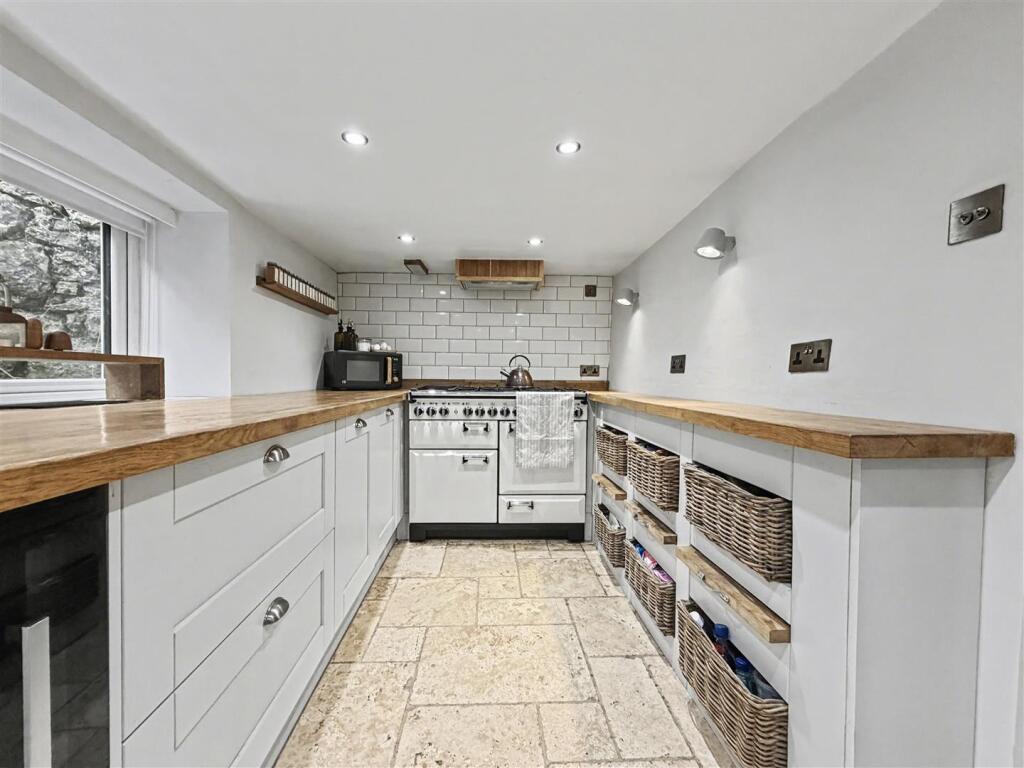 Little London, Oakhill photo 3