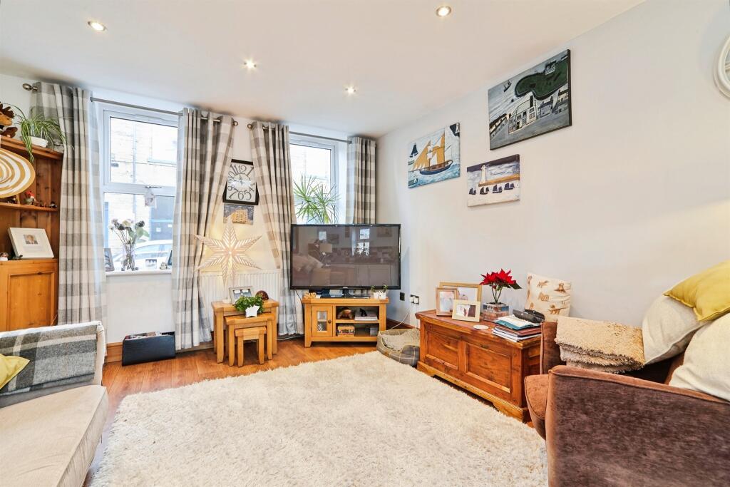 Smith Street, Cottingley, BINGLEY photo 4