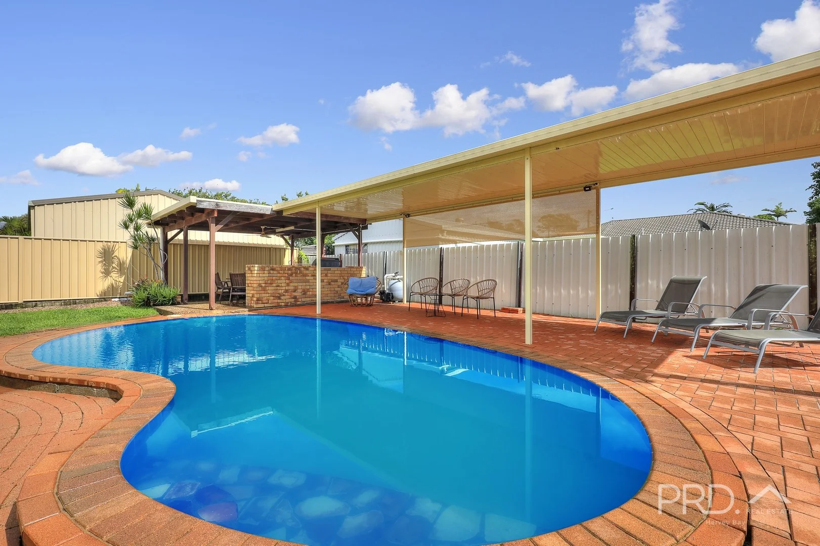 17 Drummond Street, Urangan QLD 4655