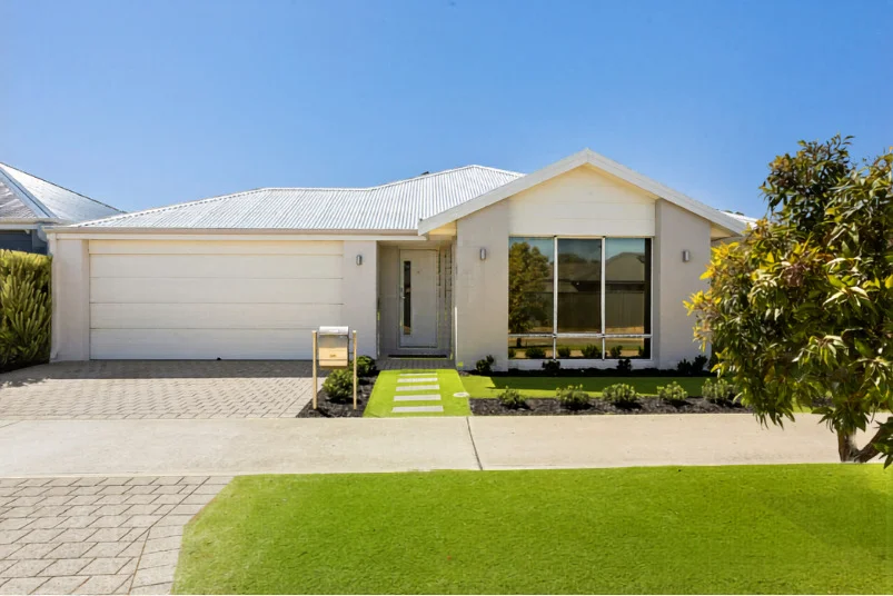 5 Medway Road, Lakelands WA 6180