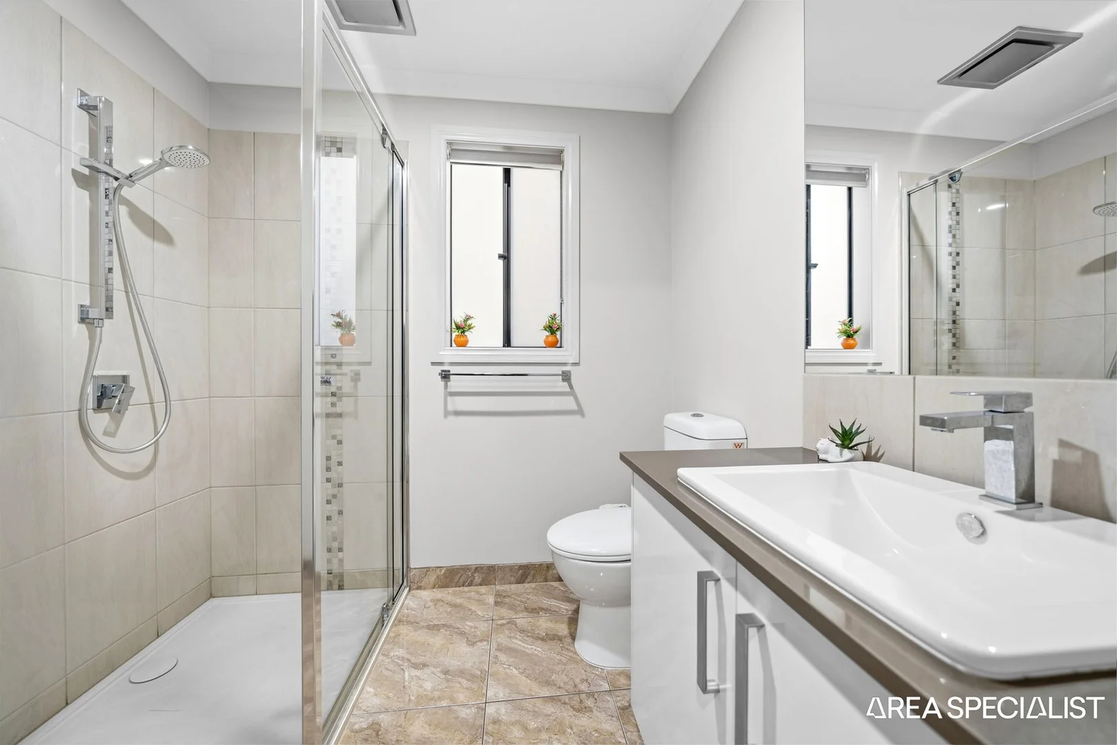 Additional image 10 of 8 Dalziell Crescent, Cranbourne North VIC 3977