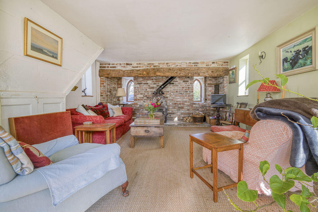 Charming 18th-century character property with beautiful gardens, orchard and characterful outbuildings photo 5