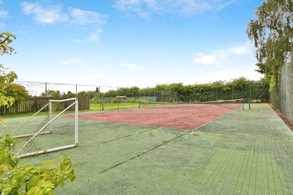 Additional image 4 of 4 bed detached house for saleGanstead Lane, Ganstead, Bilton, Hull HU11