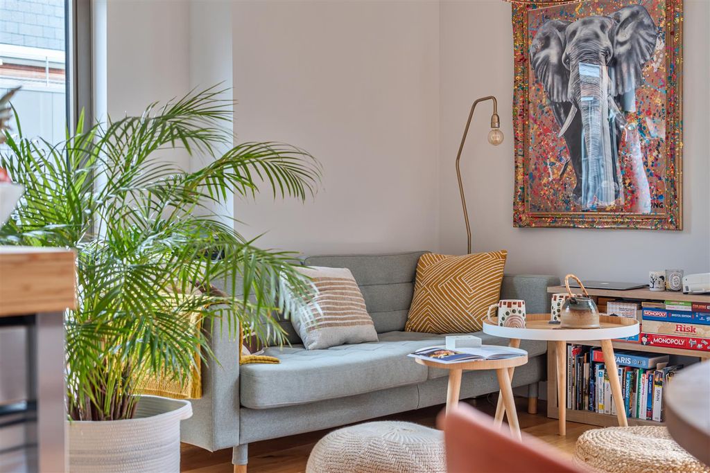 Additional image 4 of 3 bed flat for saleHope Quay, Wapping Wharf BS1