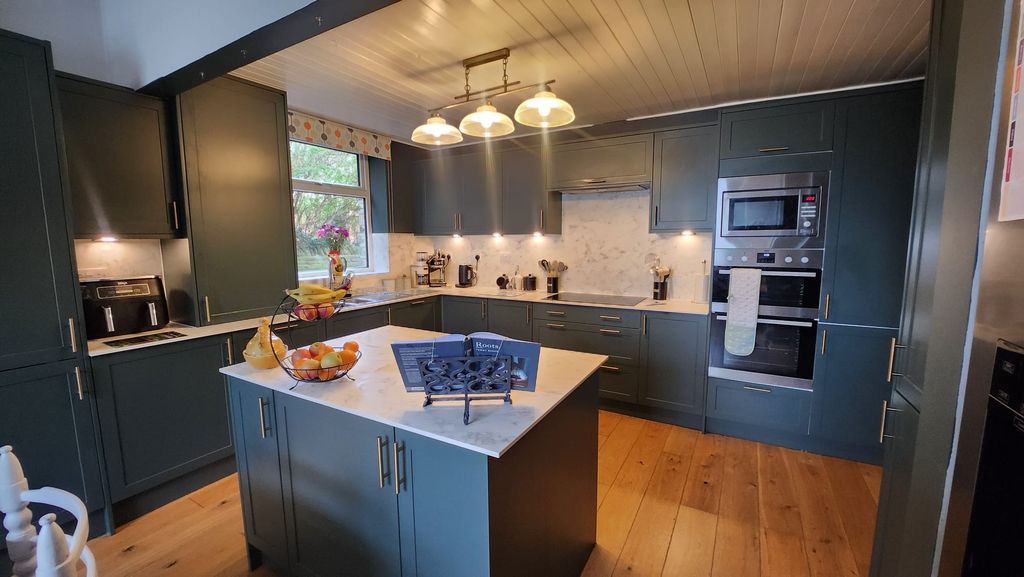 Additional image 3 of 5 bed terraced house for saleGrandsmere Place, Halifax HX3