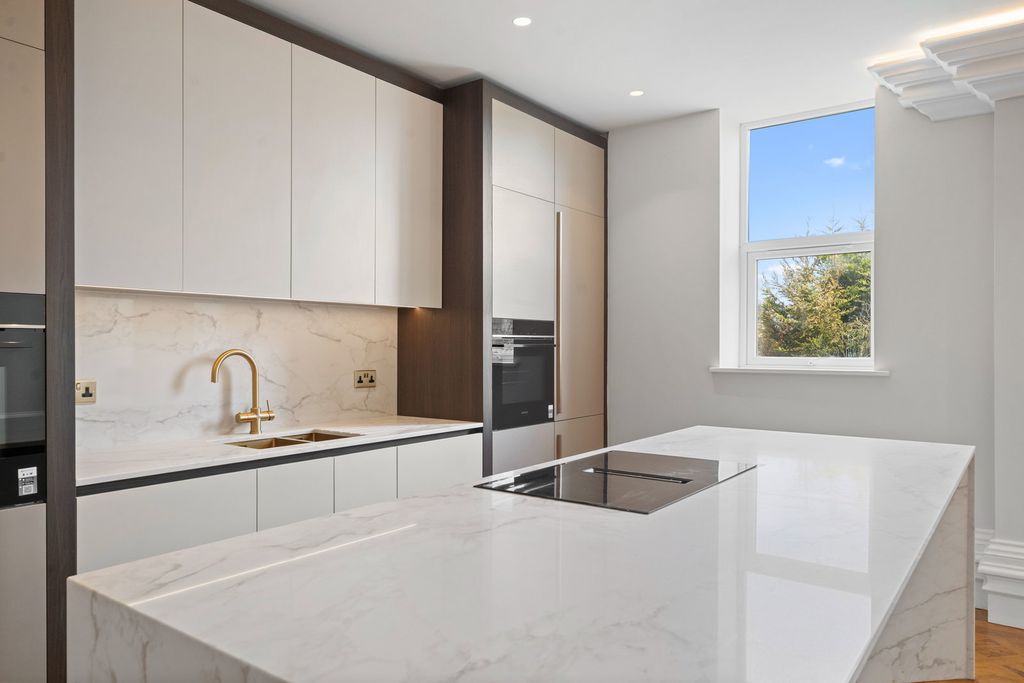 Additional image 2 of 2 bed flat for saleVictoria Road, Formby L37