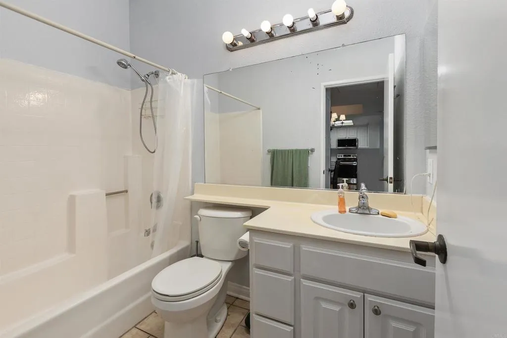 Additional image 24 of 2050 camino de la reina Unit 203, San Diego, CA 92108