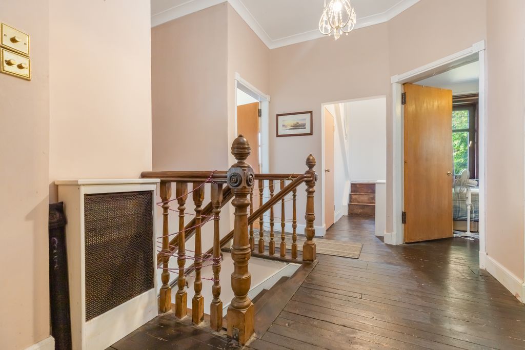Additional image 3 of 3 bed flat for saleCroft Street, Bonhill G83