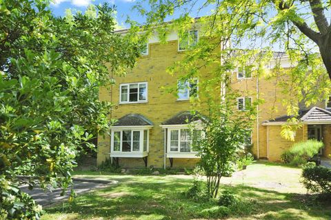 Kent House Road, Sydenham, London SE26