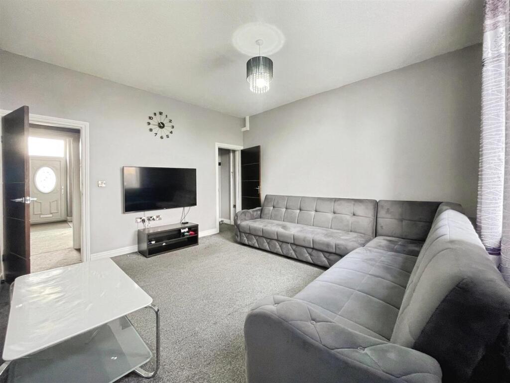 Paley Road Bradford, BD4 7EJ photo 3