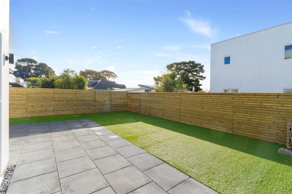 Additional image 40 of Sandbanks Road, Lilliput