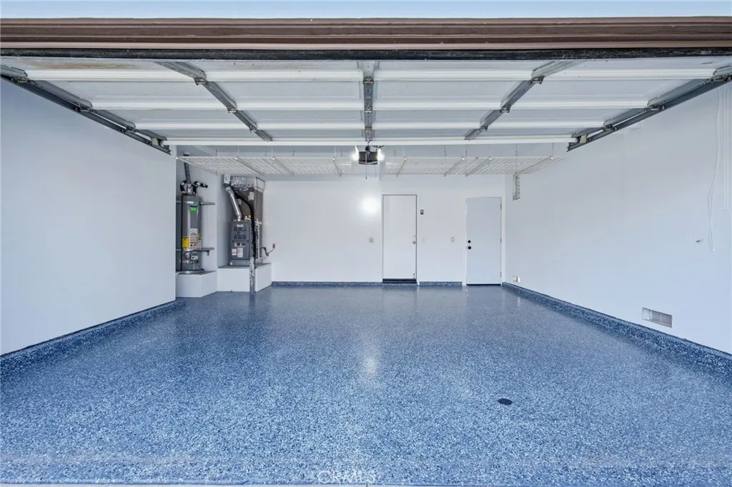 Additional image 44 of 32 Comiso, Irvine, CA 92614