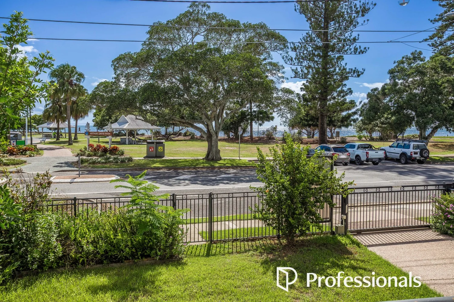 176 Flinders Parade, Sandgate QLD 4017 photo 2